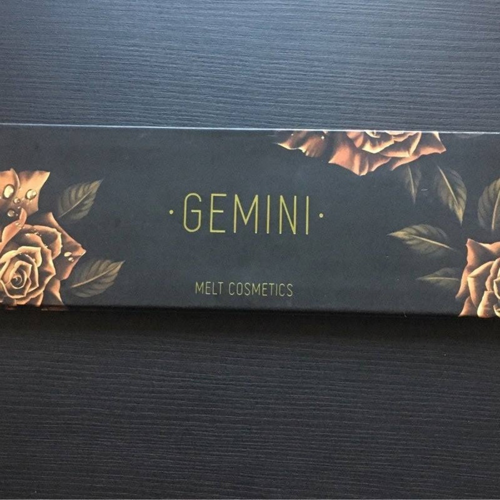 DISCONTINUED Melt cosmetics Gemini Palette